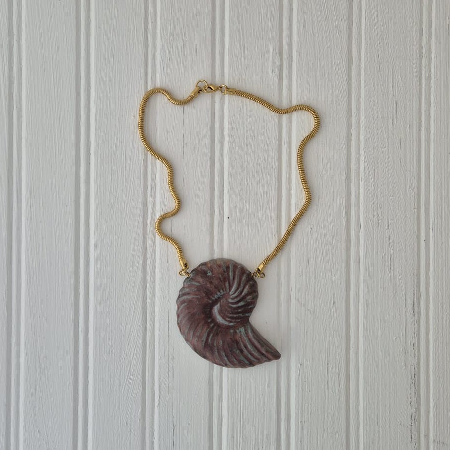 Shell Choker Studio Glaze