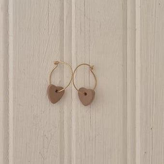 Gold hoops with sand sweethearts